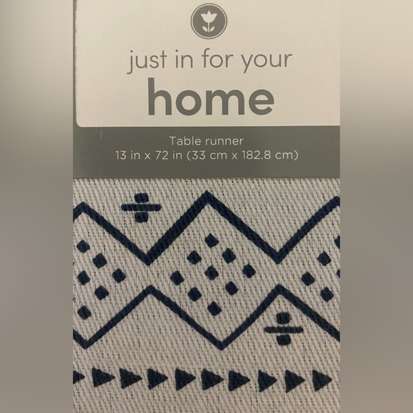 Decorative Table Runner - Picture 4 of 5